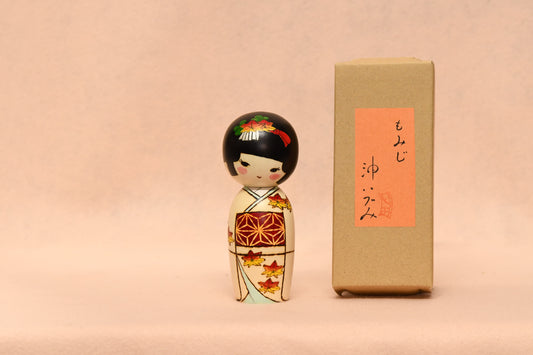 もみじ　こけし/Kokeshi Doll